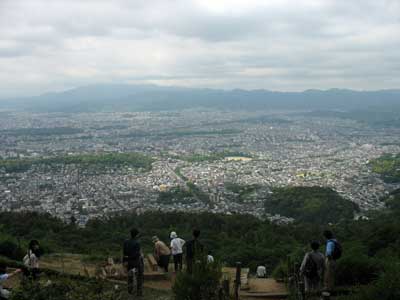 大文字の火床最上部からの京都市街の眺め