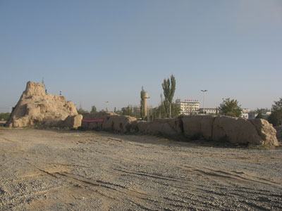 漢代敦煌に初めて築かれたとされる都市の遺跡「沙州故城」