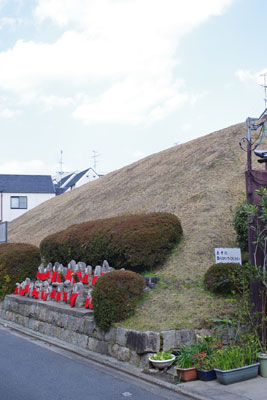 京都市街北部・平野にある、整形・整備された御土居掘遺構「平野御土居」