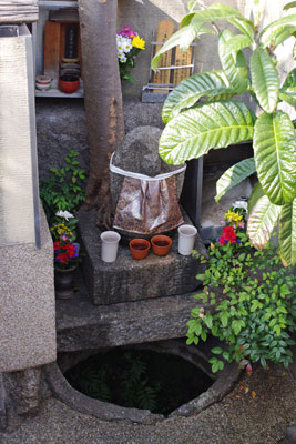 京都市街西部・「御土居の袖」跡南で遭遇した近世の刑場と関連する「壺井」の地蔵と井戸跡
