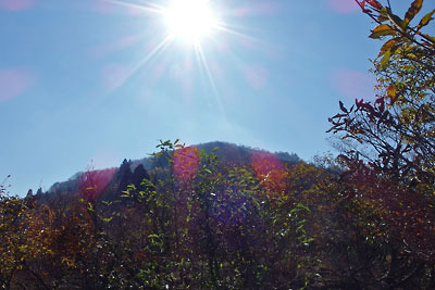 滋賀県西部・比良山脈の最高峰「武奈ヶ岳」北稜の細川越近くから見た武奈ヶ岳山頂