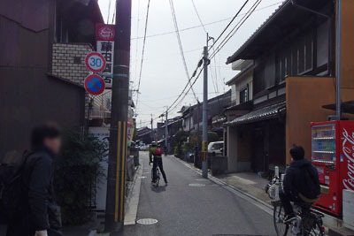 京都市街南部の向島集落（太閤堤）跡に残る古い町並み
