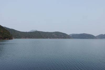 福井県若狭地方・三方五湖の長尾堀切の北口（河口）から見えた菅湖