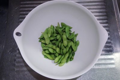 京都の自宅町家の奥庭菜園で栽培した、無農薬・天然植物性肥料使用の枝豆