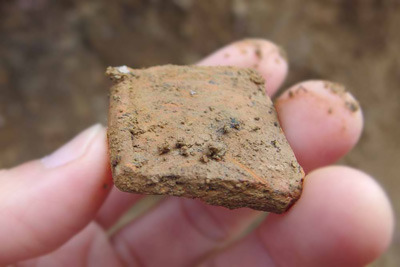 昨年2019年12月29日に安祥寺山北尾根の破壊現場にて発見した古代の土師器と思われる土器片