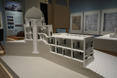 京都市京セラ美術館新館・東山キューブ開催の「モダン建築の京都」に展示される花山天文台の模型