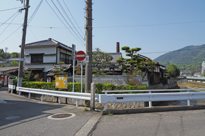 広島県・仁方に残る旧亀甲ヤマト醤油醸造所の古い建物