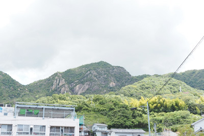 広島県ロッククライミング発祥の地とされる、呉北郊にある烏帽子岩山